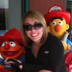 Meet your Posher, Elise